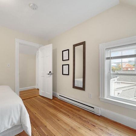 5Br 2Bh Bright & Spacious Apt In Brighton Boston Exterior photo