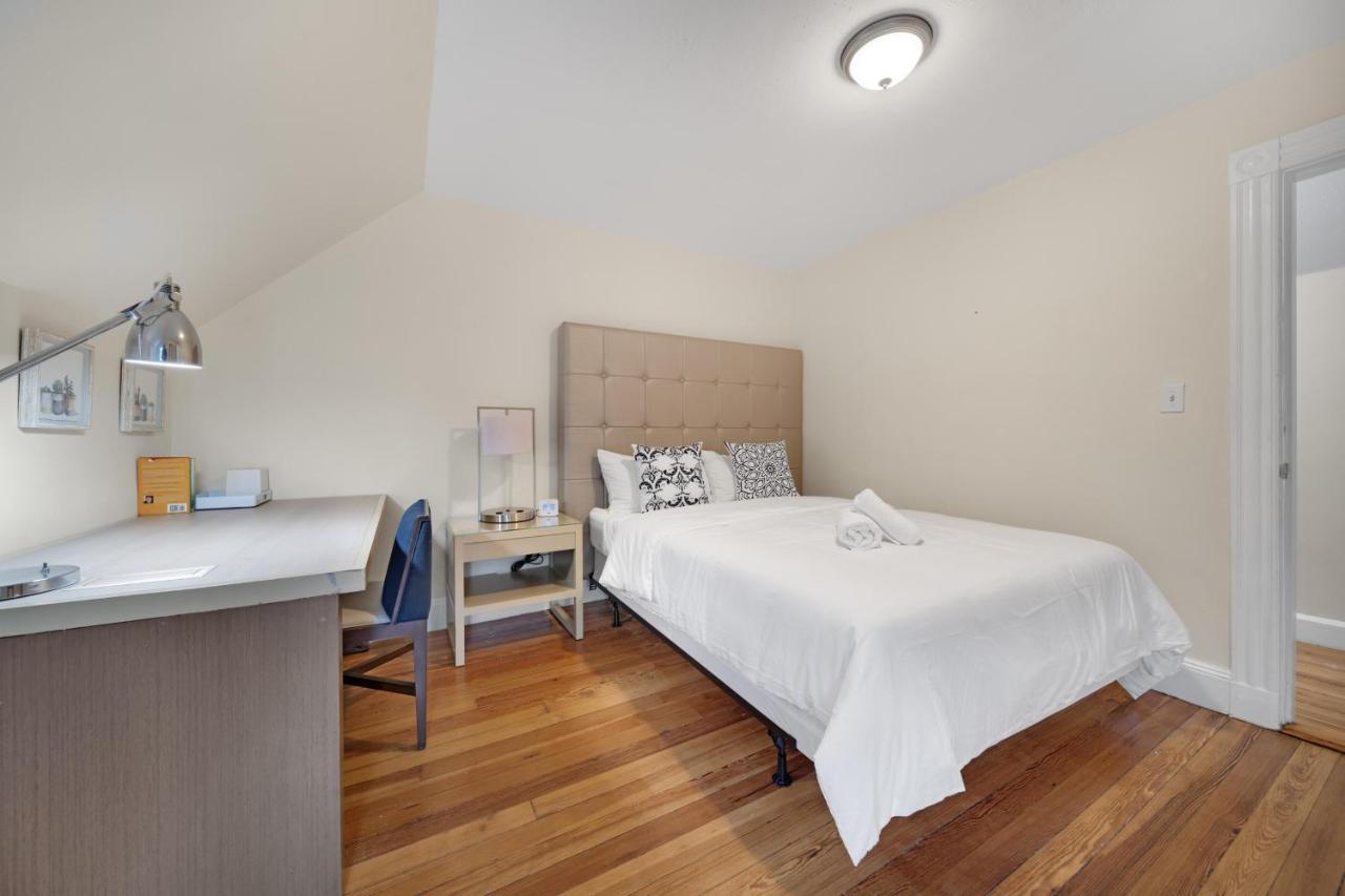 5Br 2Bh Bright & Spacious Apt In Brighton Boston Exterior photo